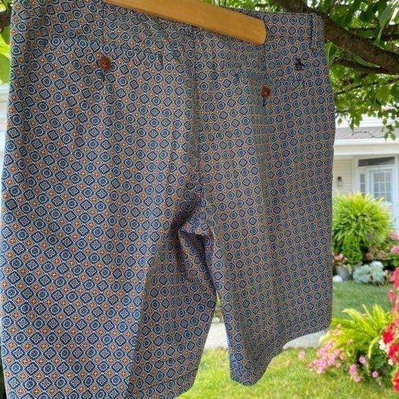Penguin Classic fit small print shorts. - Picture 3 of 9